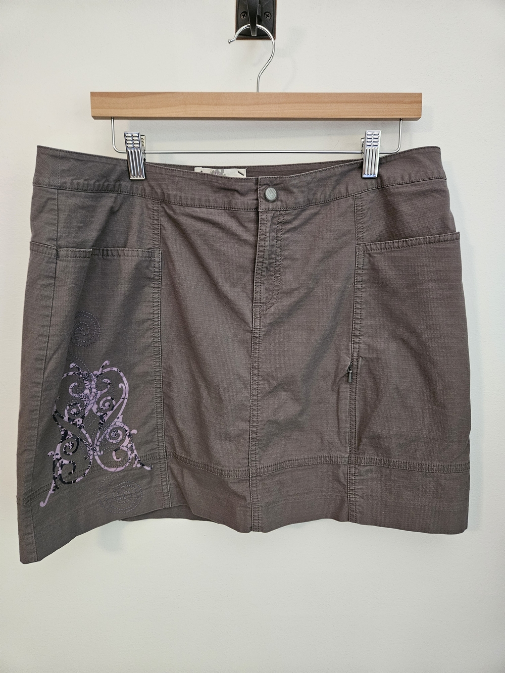 Title Nine Hiking Outdoors Athleisure Skort Embroidered Gray Purple Gorpcore 14